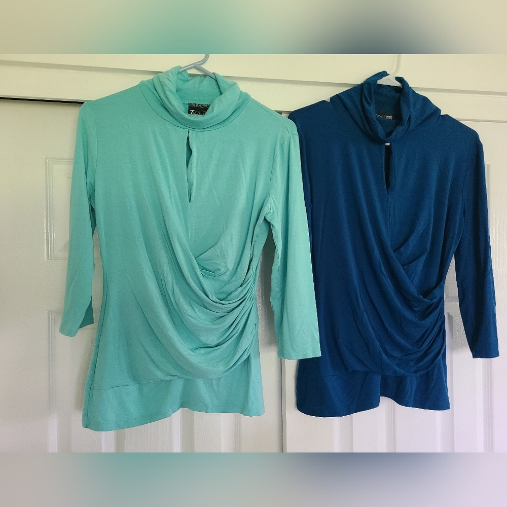 2 NY & Co long sleeve runched keyhole tops sz M - Picture 1 of 5